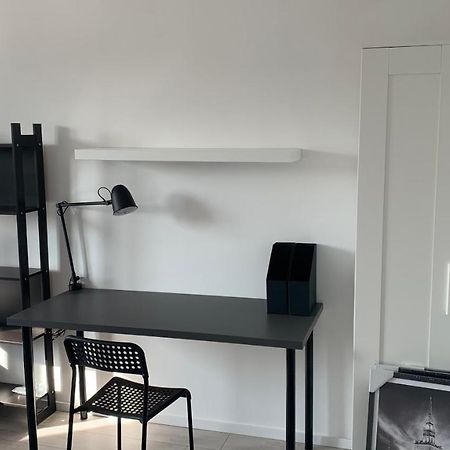 Beautiful Room - Newly Renovated, Aquapark Center Of Breslavia Exterior foto