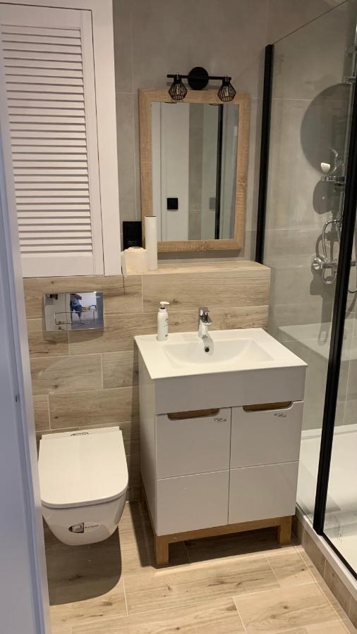 Beautiful Room - Newly Renovated, Aquapark Center Of Breslavia Exterior foto