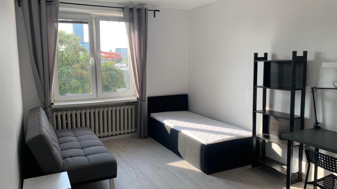 Beautiful Room - Newly Renovated, Aquapark Center Of Breslavia Exterior foto