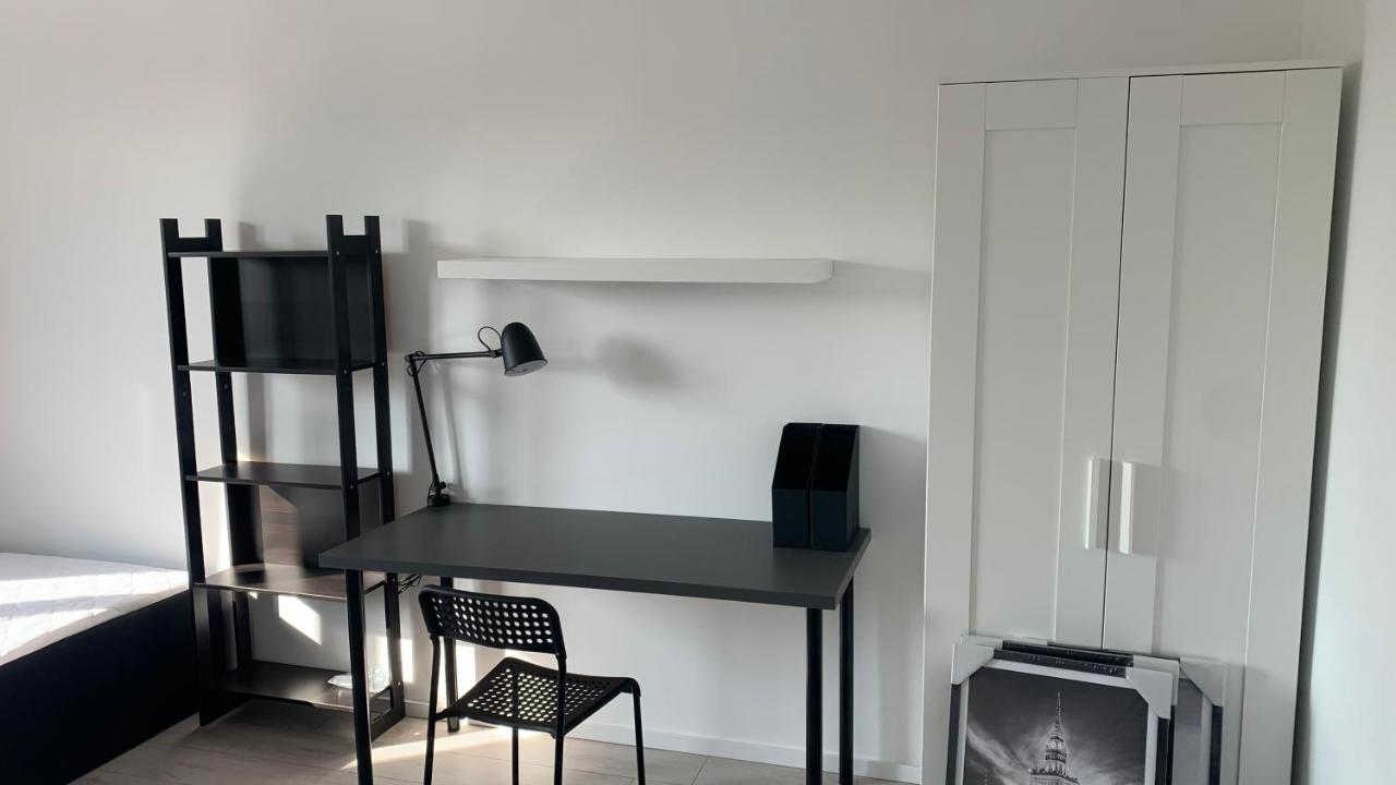 Beautiful Room - Newly Renovated, Aquapark Center Of Breslavia Exterior foto
