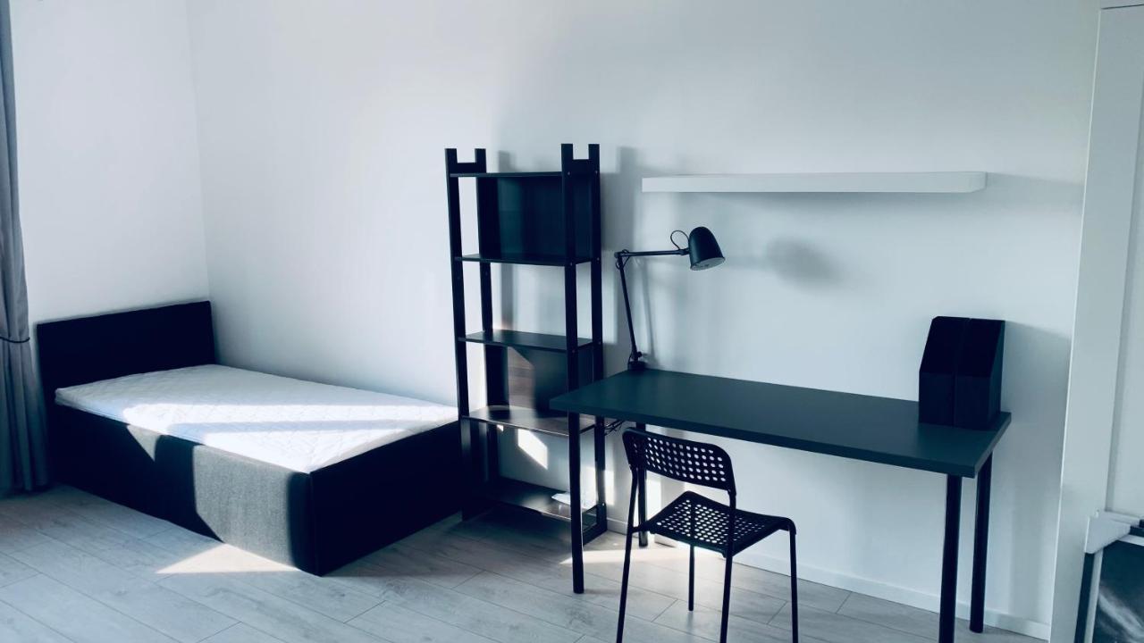 Beautiful Room - Newly Renovated, Aquapark Center Of Breslavia Exterior foto