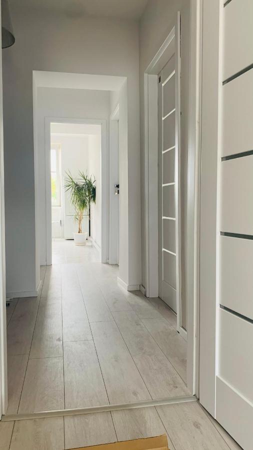 Beautiful Room - Newly Renovated, Aquapark Center Of Breslavia Exterior foto